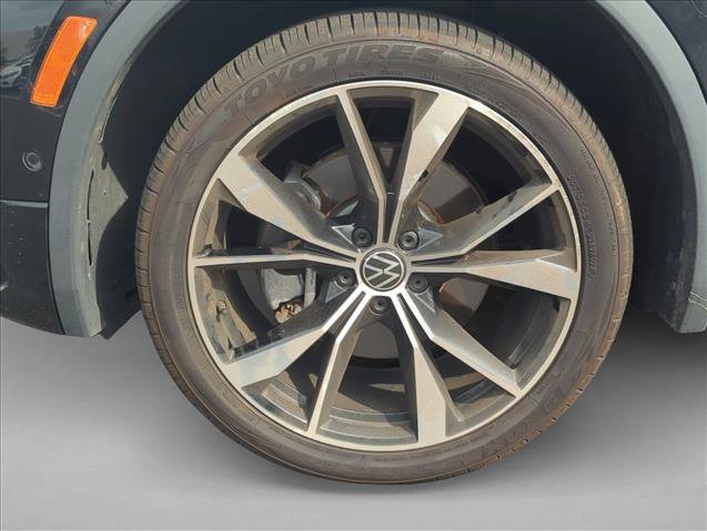 Used 2022 Volkswagen Tiguan SEL R-Line AWD/4WD image 12