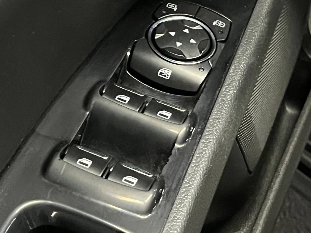 Used 2016 Ford Fusion SE w/ Equipment Group 202A FWD image 12