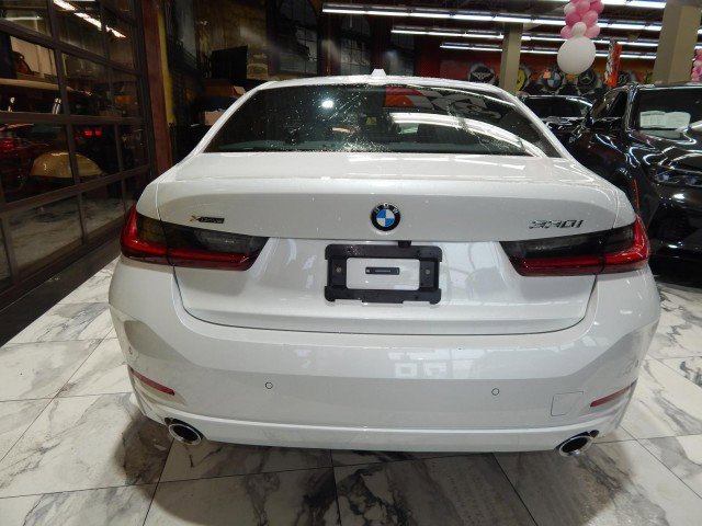 Used 2025 BMW 330i xDrive Sedan w/ Convenience Package image 5