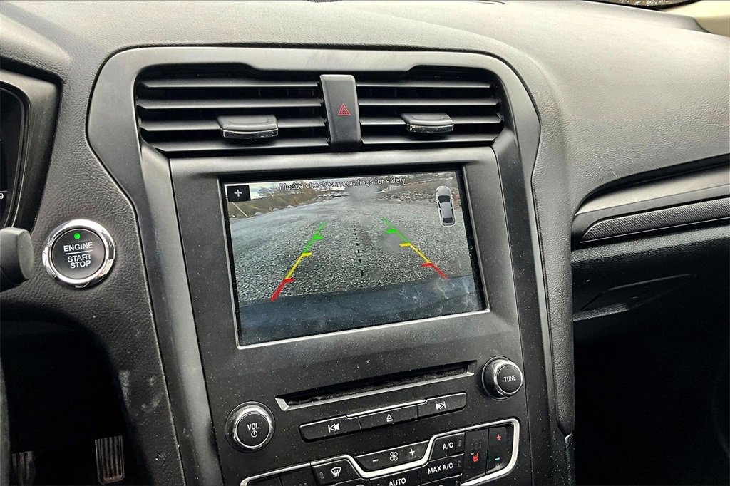 Used 2018 Ford Fusion SE w/ Equipment Group 201A image 19