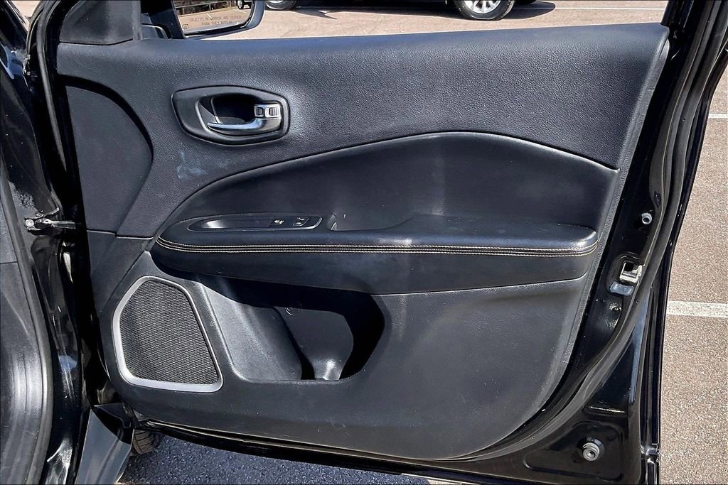 Used 2019 Jeep Compass Limited image 21