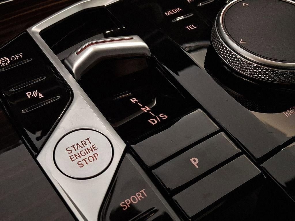 Certified 2025 BMW X7 xDrive40i image 17