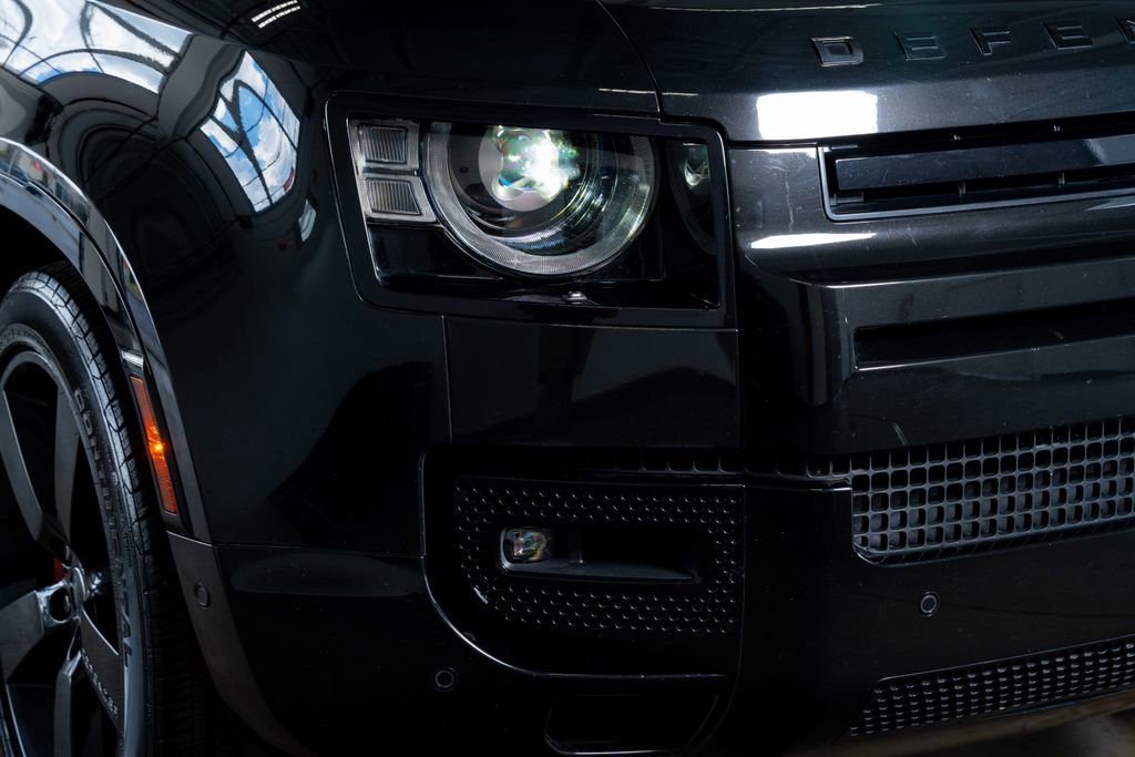 Used 2023 Land Rover Defender 110 X image 18