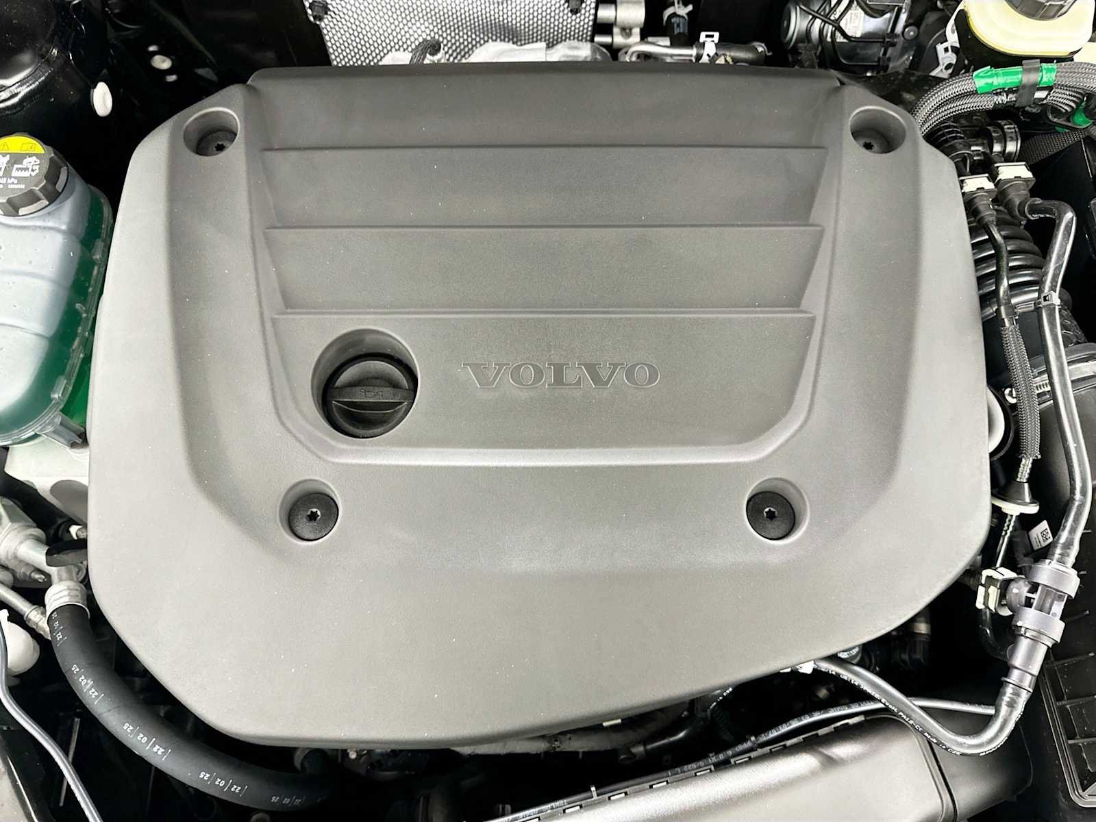 Used 2025 Volvo XC40 B5 Core w/ Climate Package image 29