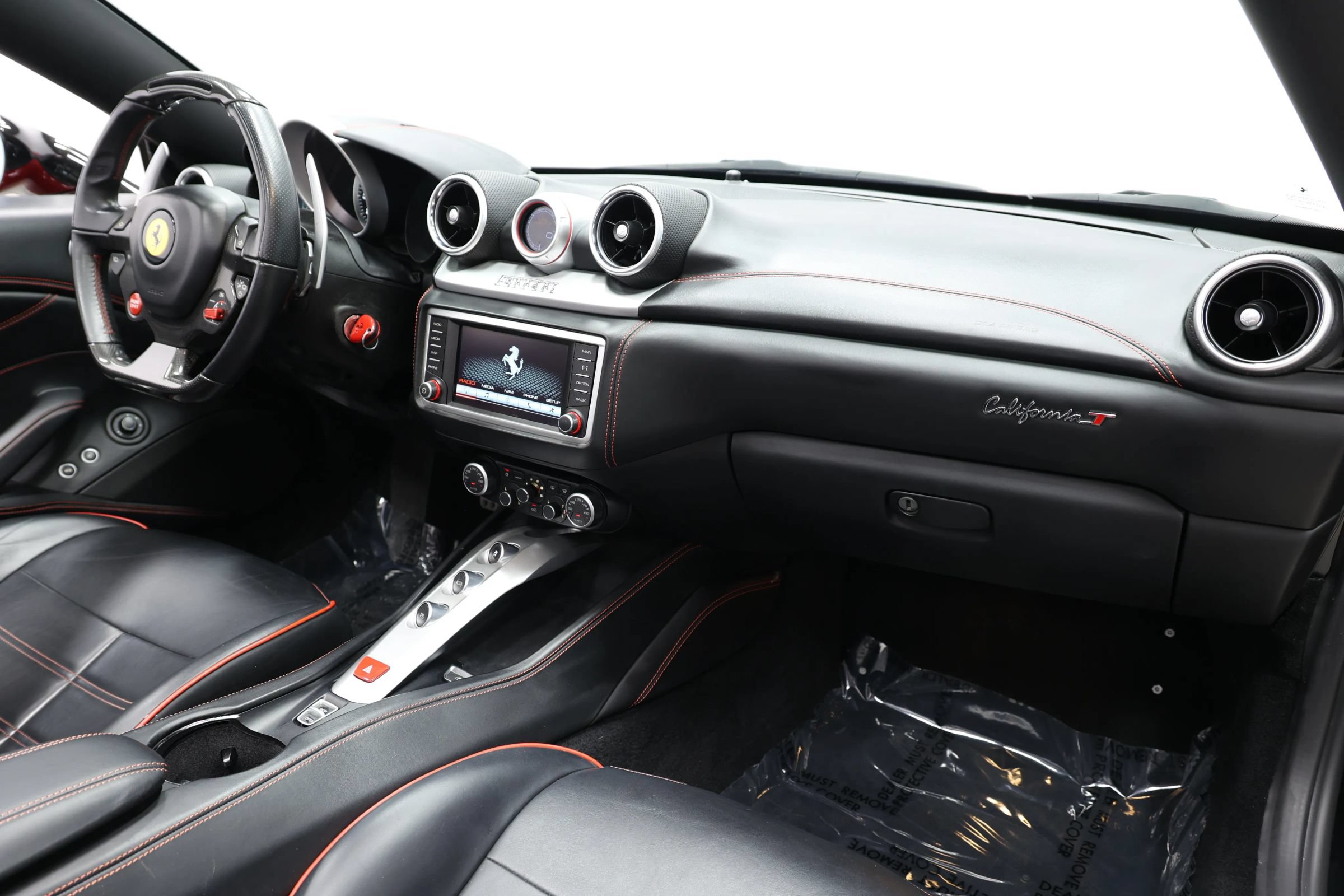 Used 2017 Ferrari California T RWD image 79