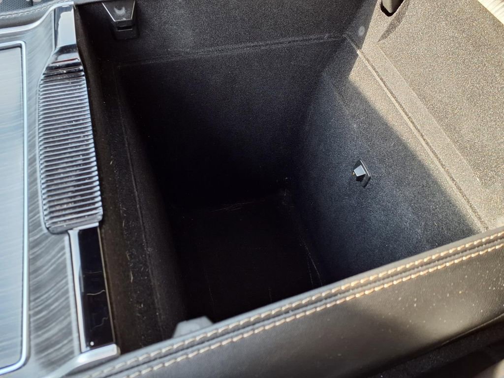 Certified 2024 Jeep Wagoneer Series II w/ Flexible Seating Group AWD/4WD image 12