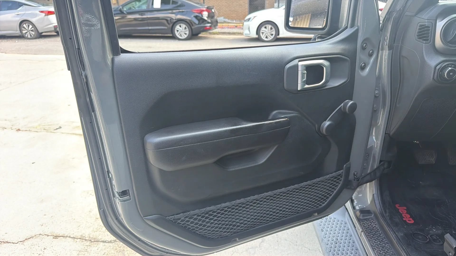 Used 2020 Jeep Wrangler Sport AWD/4WD image 12