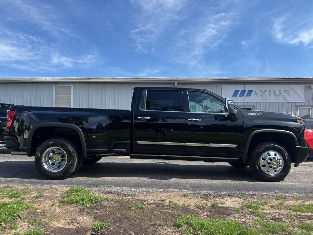 New 2026 Chevrolet Silverado 3500 High Country w/ Technology Package AWD/4WD image 8
