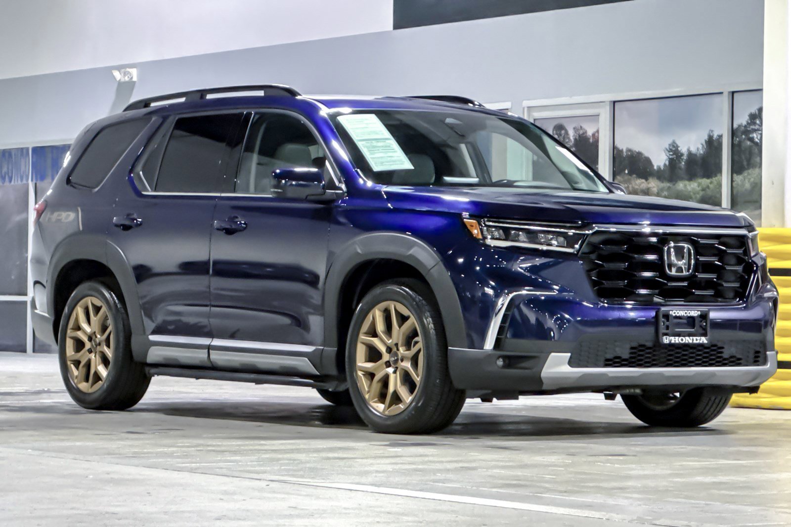 Certified 2024 Honda Pilot Touring image 6