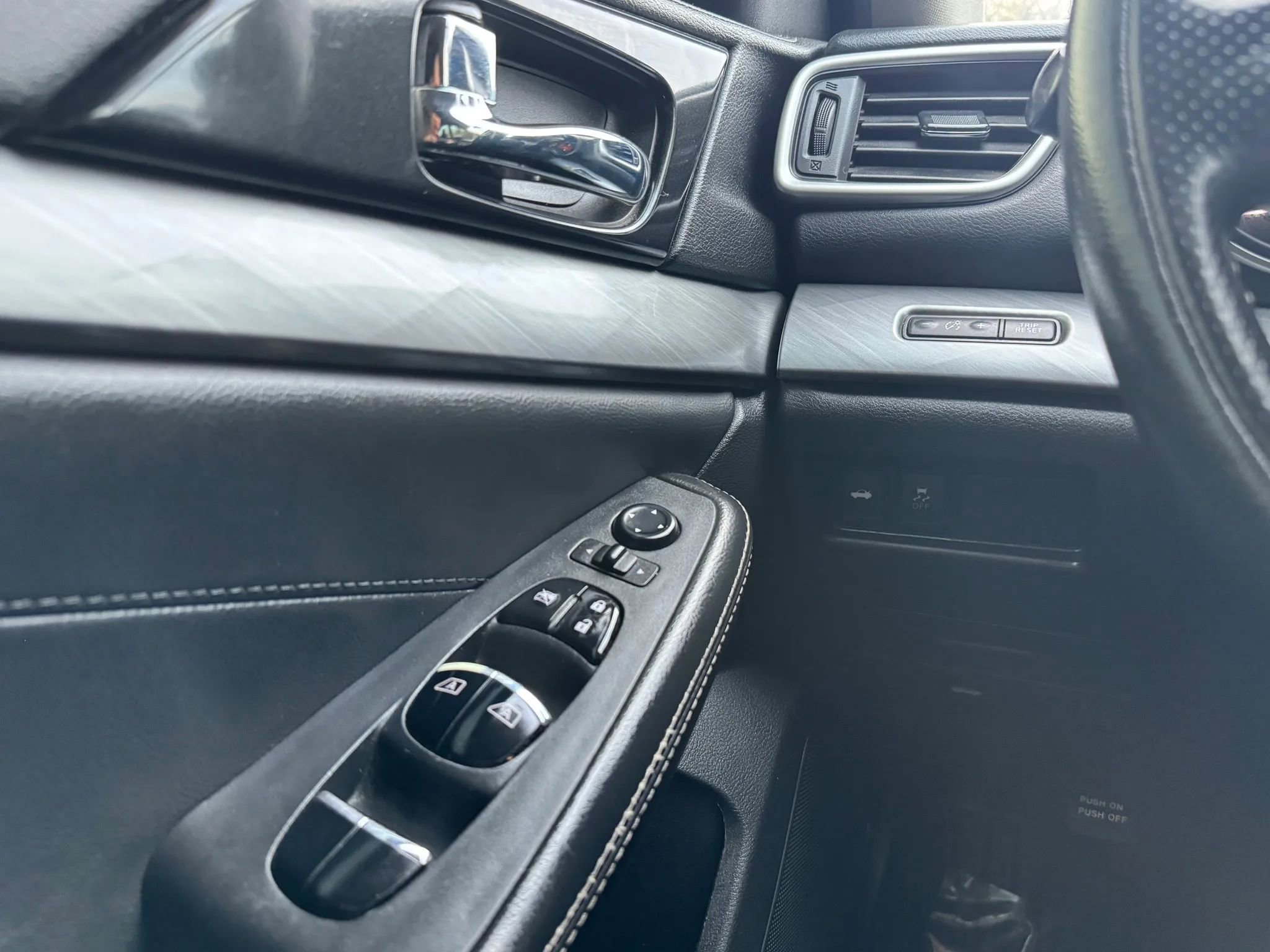 Used 2018 Nissan Maxima 3.5 SV image 24