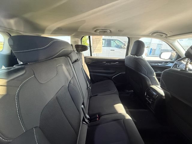 Used 2021 Jeep Grand Cherokee L Laredo w/ Luxury Tech Group I AWD/4WD image 20