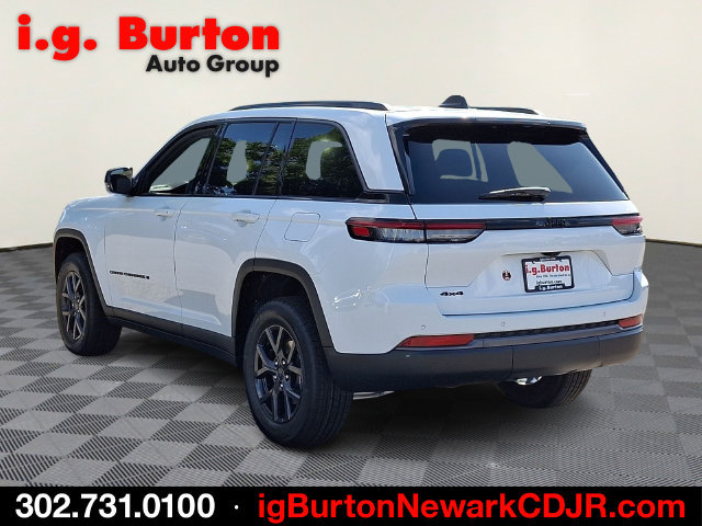 New 2027 Jeep Grand Cherokee Altitude AWD/4WD image 3
