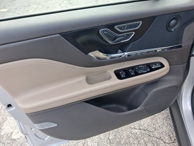 Used 2020 Lincoln Corsair Reserve FWD image 14