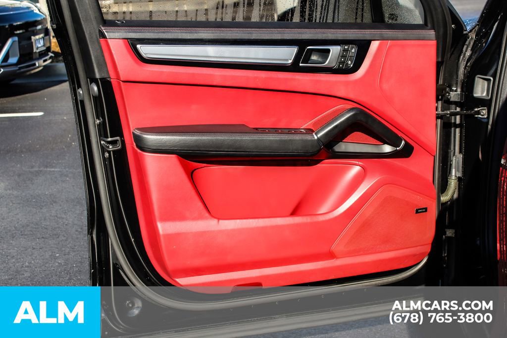 Used 2023 Porsche Cayenne S Platinum w/ Premium Package Plus image 36