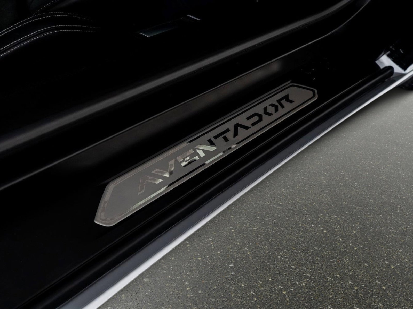 Used 2015 Lamborghini Aventador LP 700-4 image 46