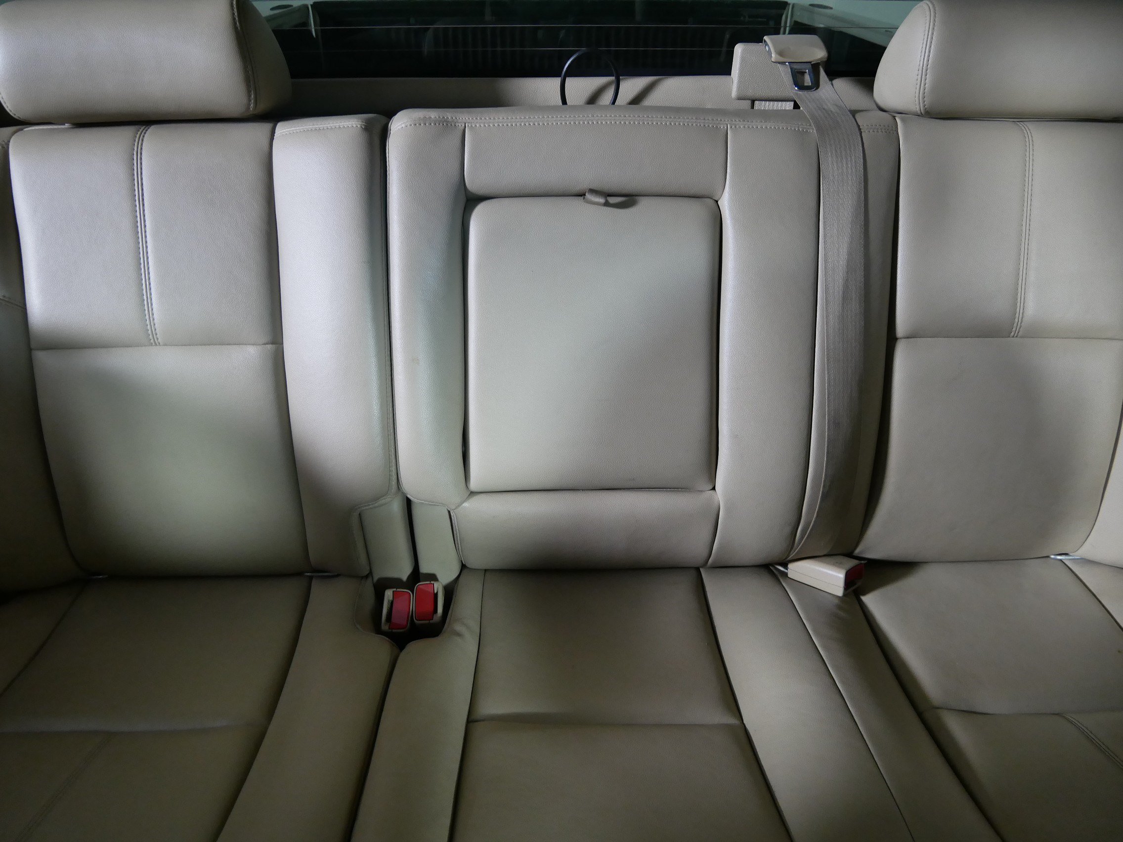 Used 2013 Chevrolet Silverado 1500 LTZ w/ LTZ White Diamond Edition AWD/4WD image 13