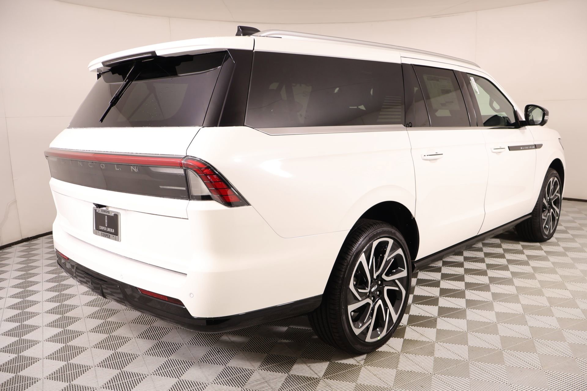 New 2026 Lincoln Navigator L Black Label image 24