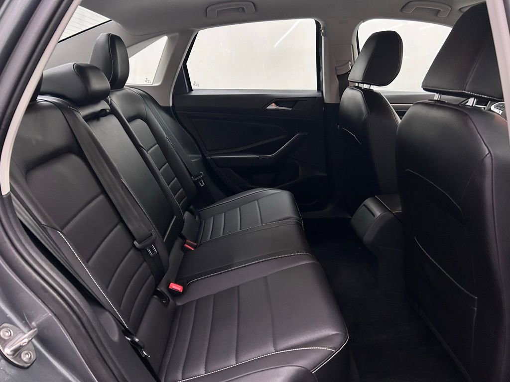 Used 2022 Volkswagen Jetta SE FWD image 15