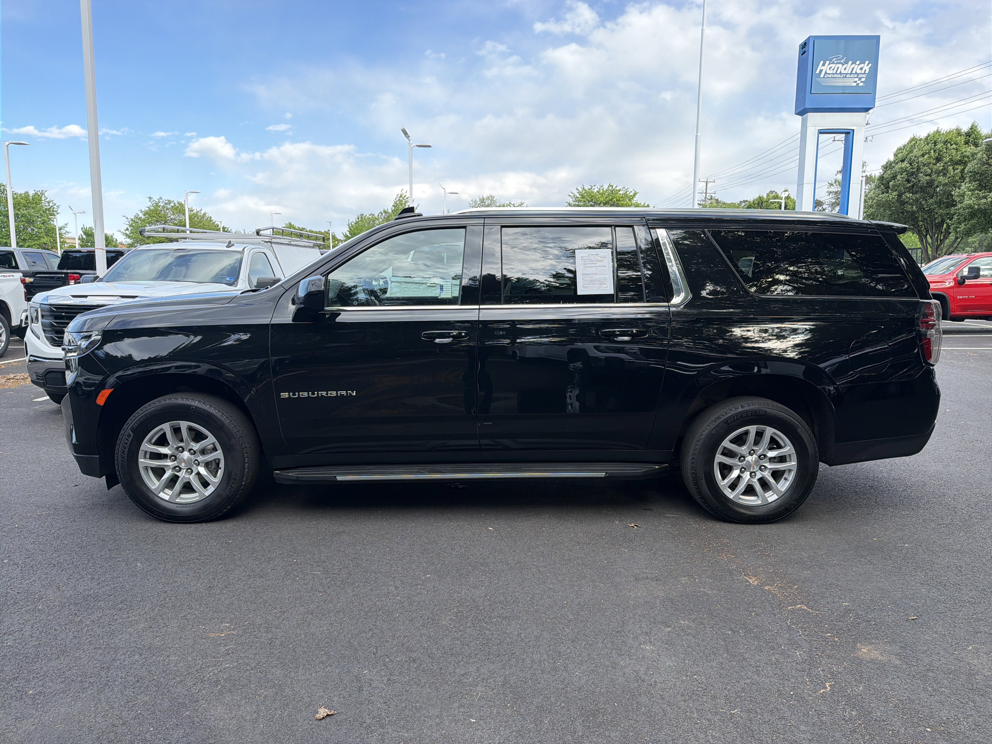 Used 2024 Chevrolet Suburban LT AWD/4WD image 7