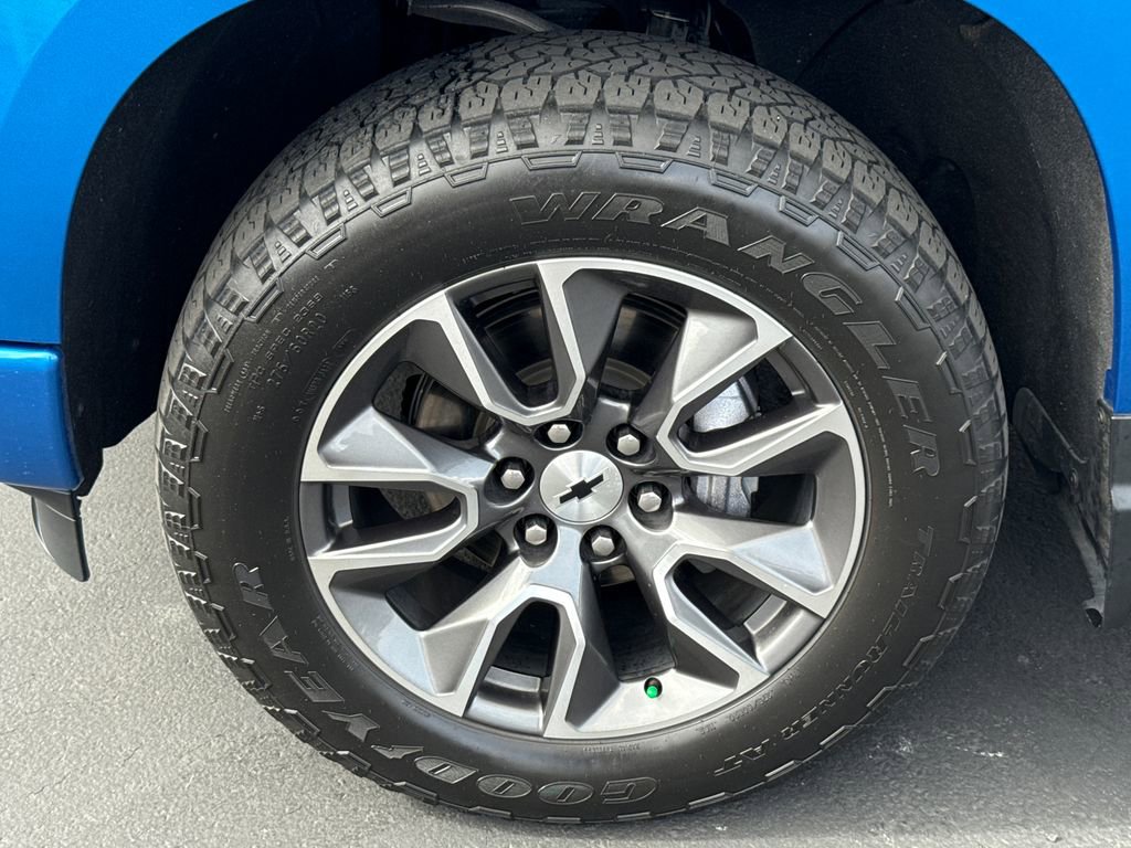 Used 2022 Chevrolet Silverado 1500 RST w/ Convenience Package II AWD/4WD image 5