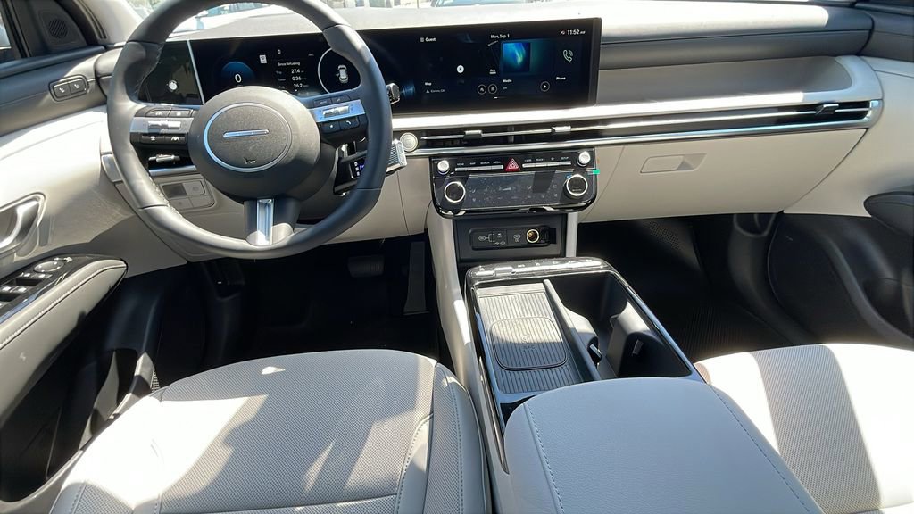 New 2025 Hyundai Tucson Limited image 16