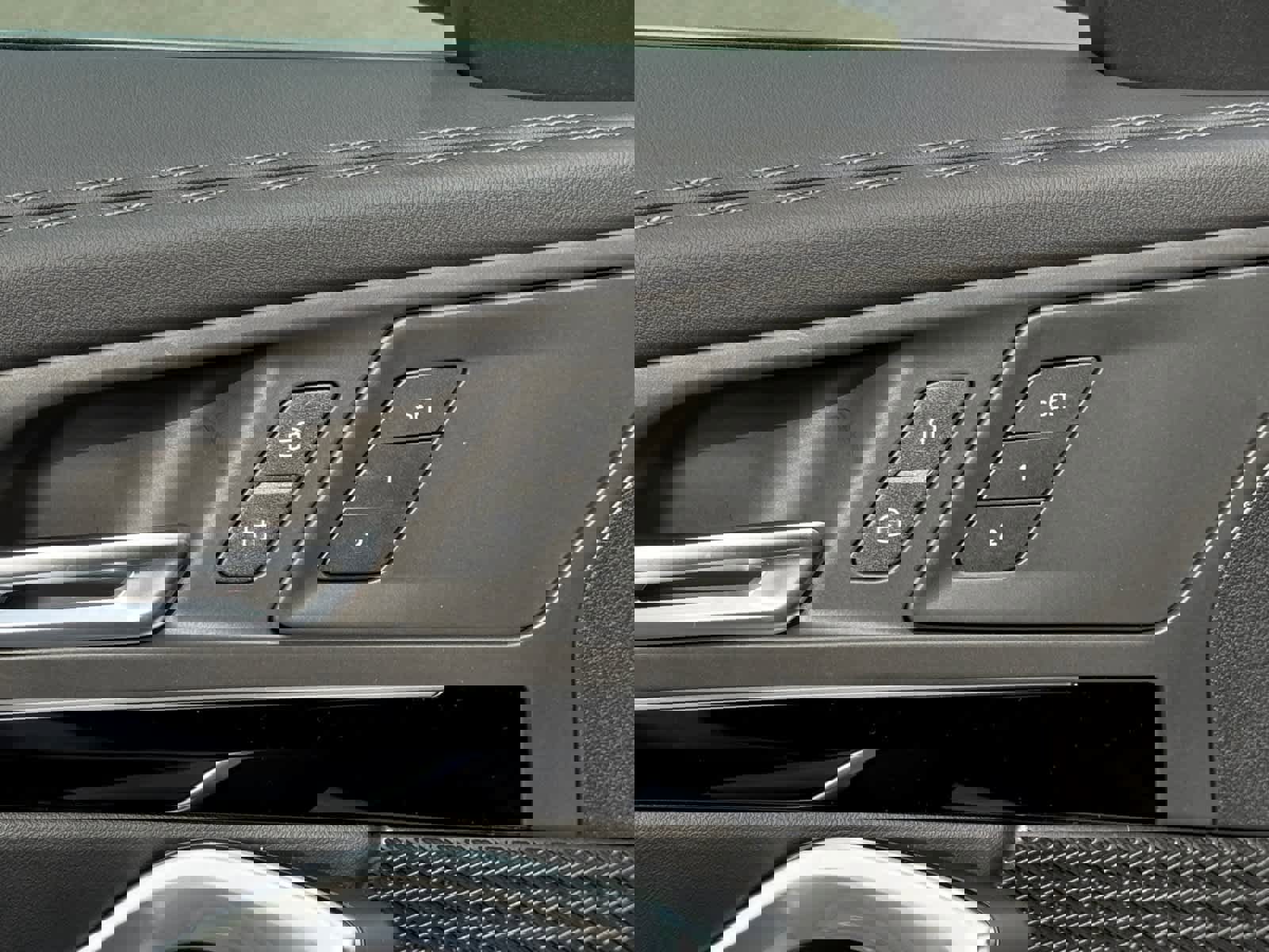 New 2026 BMW X1 xDrive28i w/ Technology Package image 14