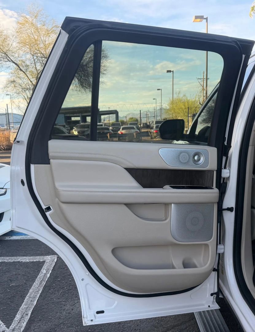 Used 2019 Lincoln Navigator Reserve AWD/4WD image 35