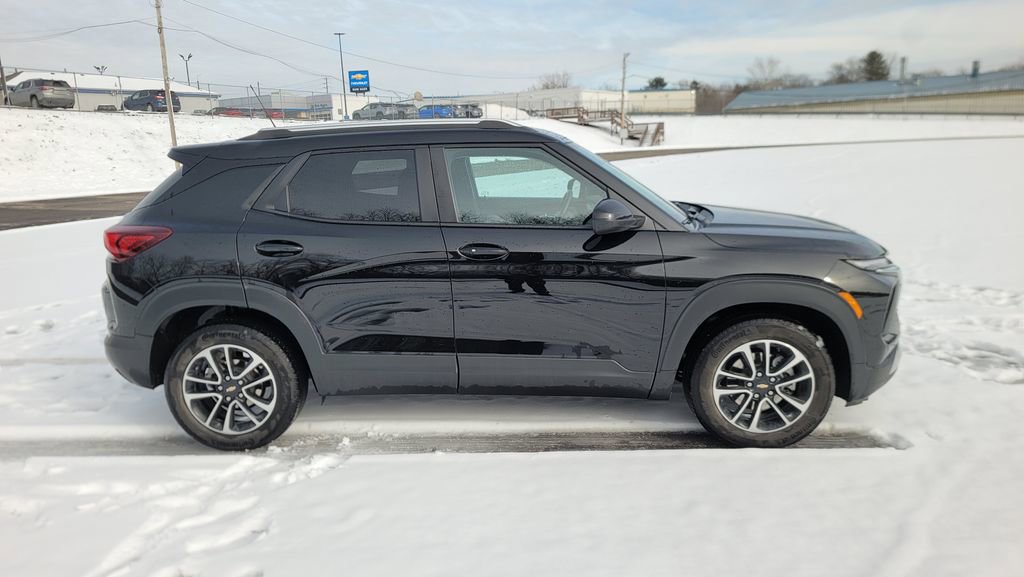 Used 2024 Chevrolet TrailBlazer LT w/ LT Cold Weather Package image 14