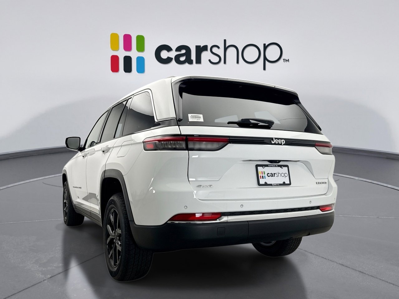 Used 2023 Jeep Grand Cherokee Limited AWD/4WD image 3