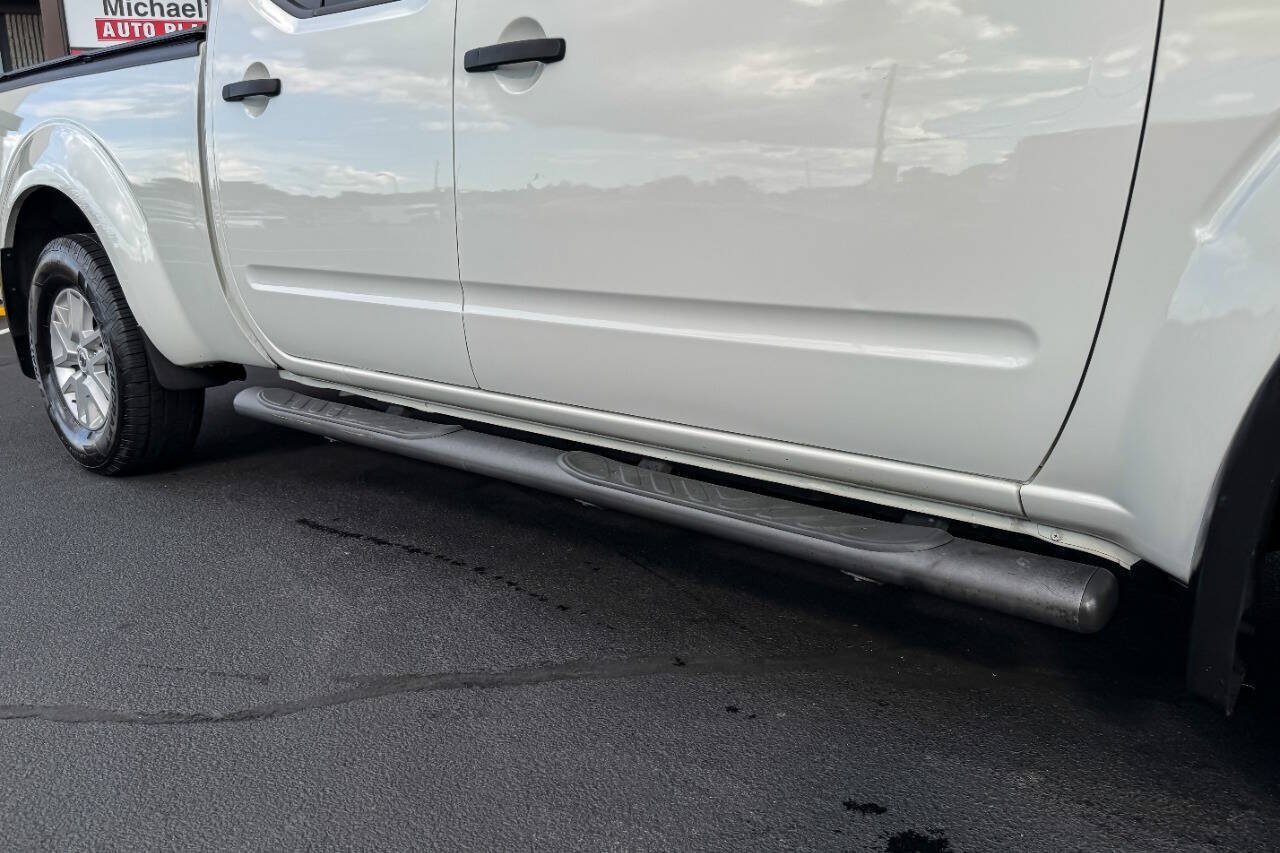 Used 2021 Nissan Frontier SV AWD/4WD image 12