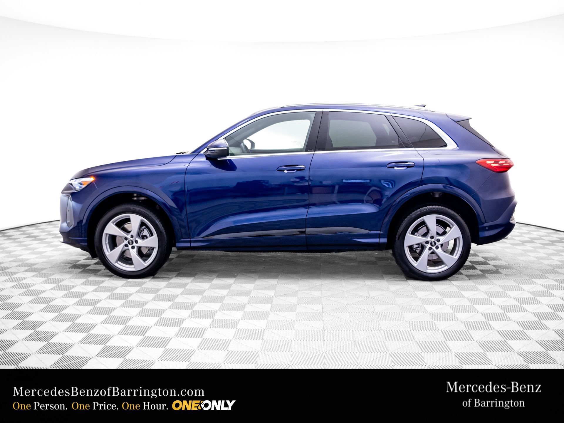 Used 2025 Audi Q5 Premium Plus AWD/4WD image 2