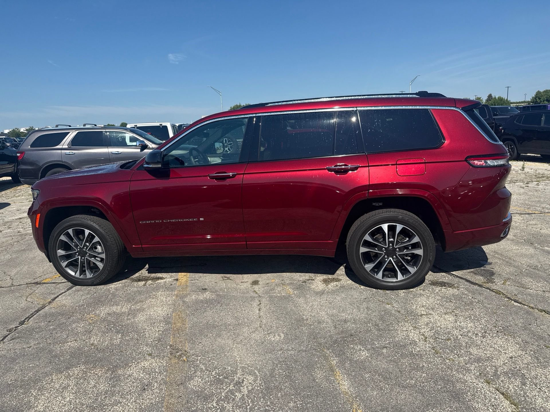 Used 2023 Jeep Grand Cherokee L Overland AWD/4WD image 9