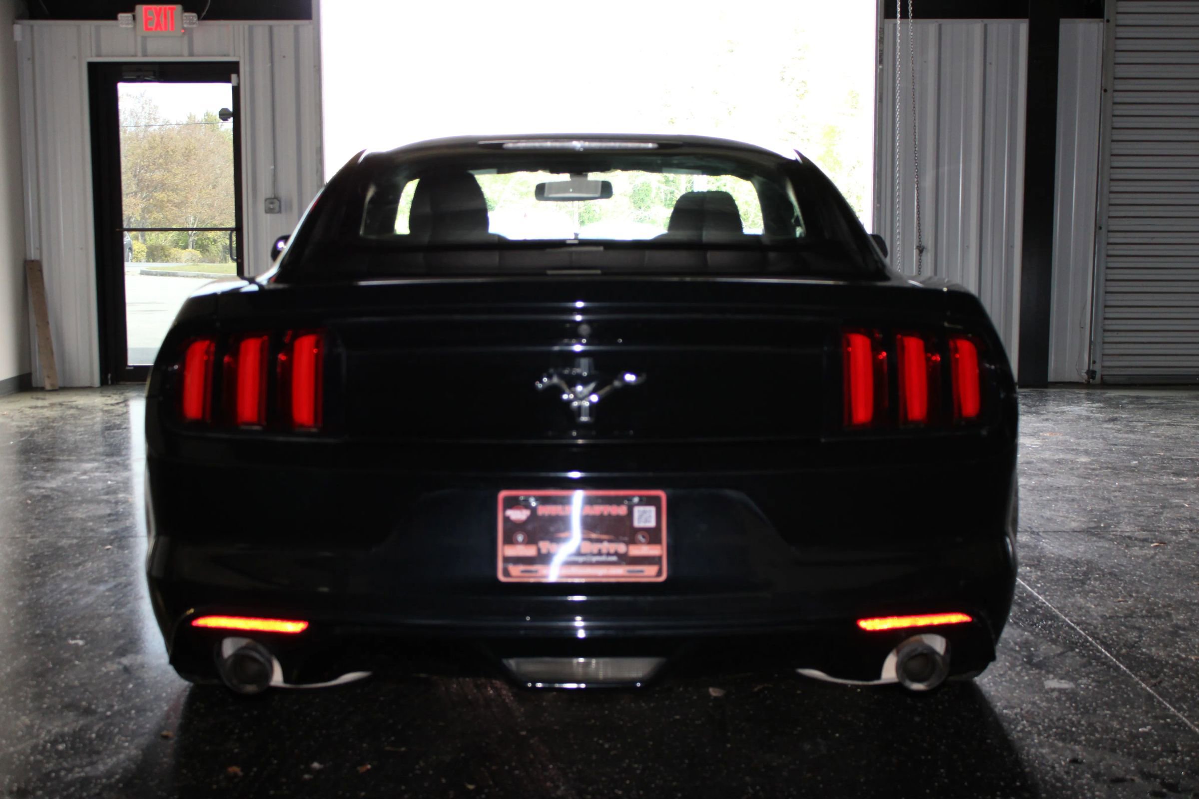 Used 2016 Ford Mustang Coupe image 4