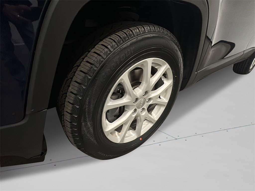 Used 2014 Jeep Cherokee Latitude w/ Comfort/Convenience Group image 24