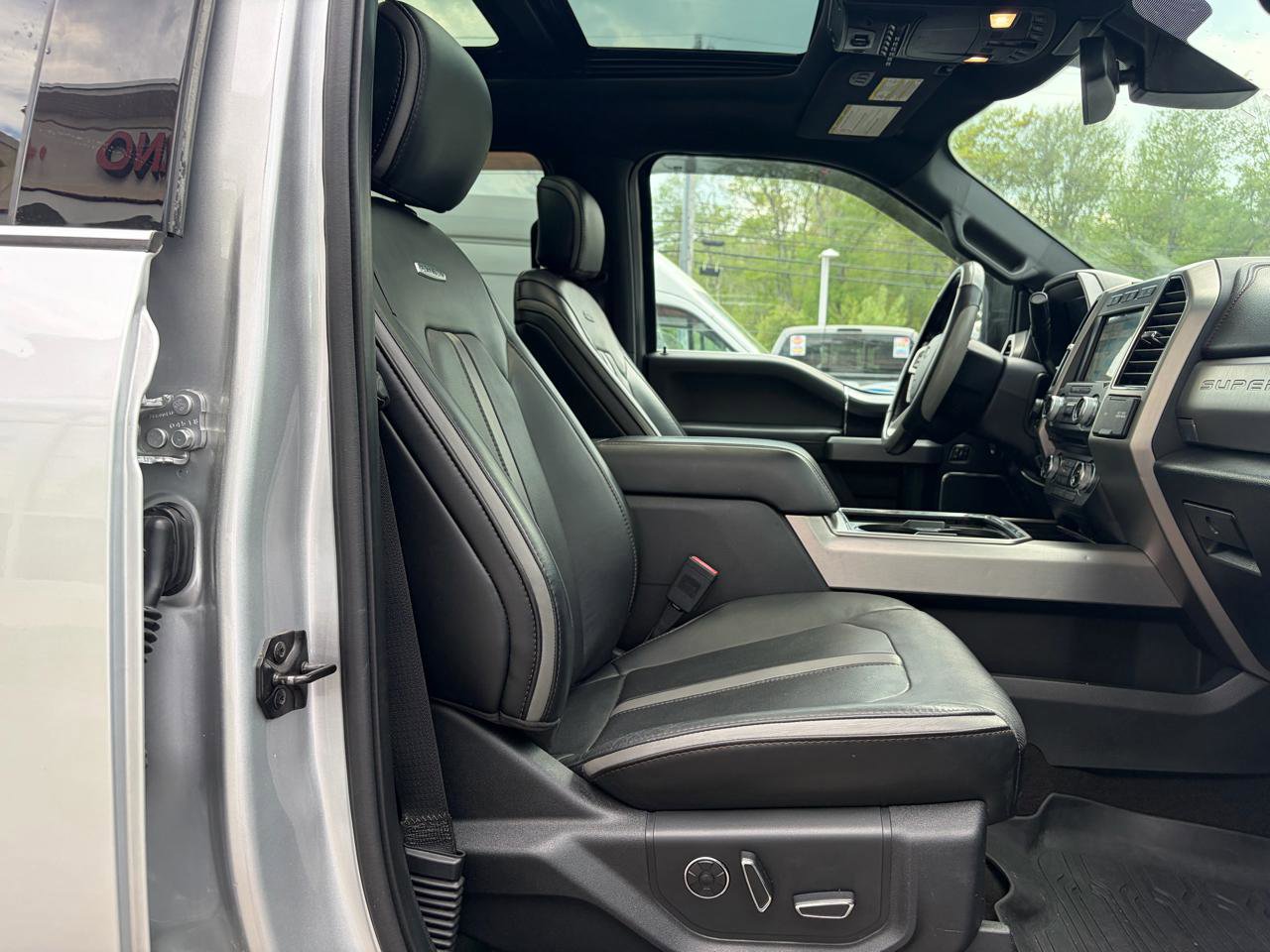 Used 2018 Ford F250 Platinum w/ Platinum Ultimate Package AWD/4WD image 53