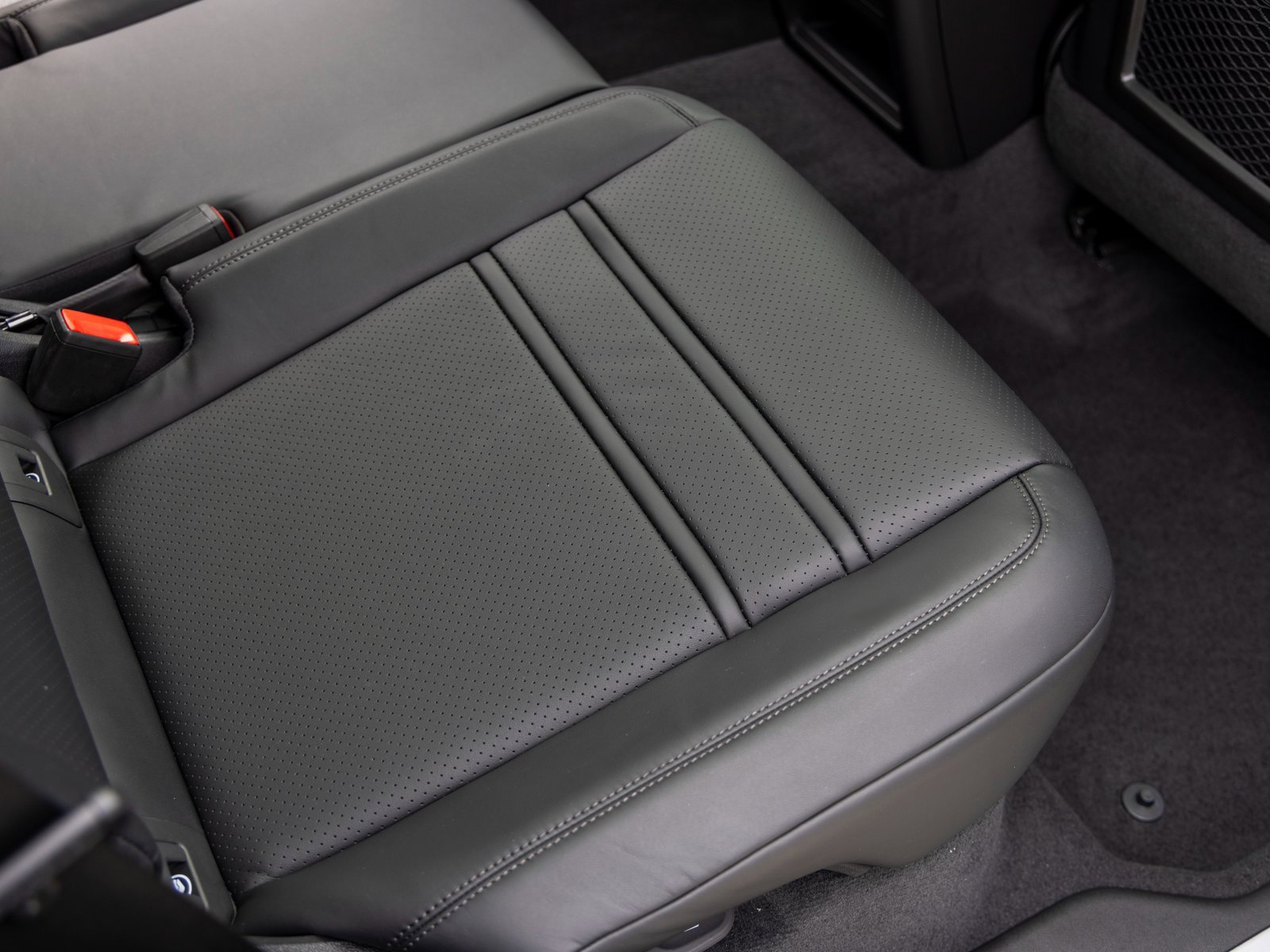 New 2026 Porsche Cayenne Coupe image 43