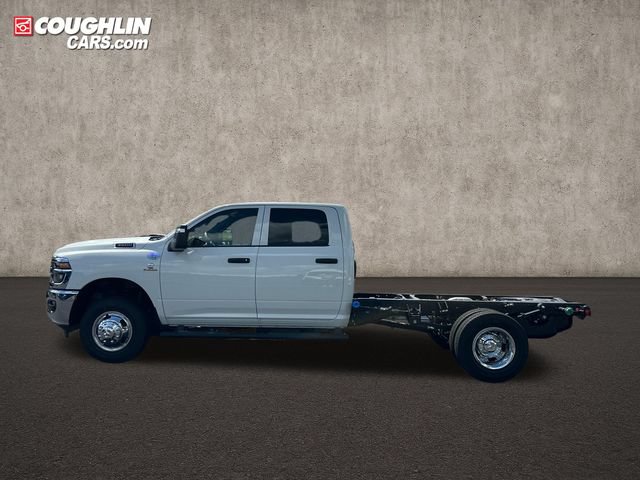 New 2026 RAM 3500 Tradesman w/ Chrome Appearance Group A AWD/4WD image 4