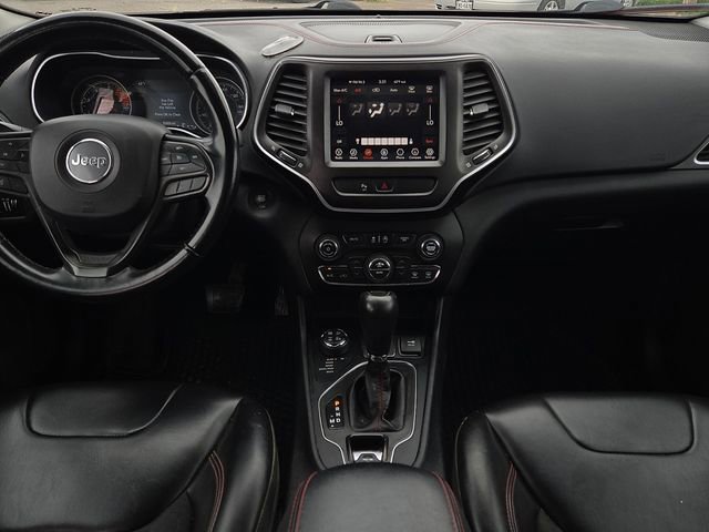 Used 2019 Jeep Cherokee Trailhawk AWD/4WD image 17
