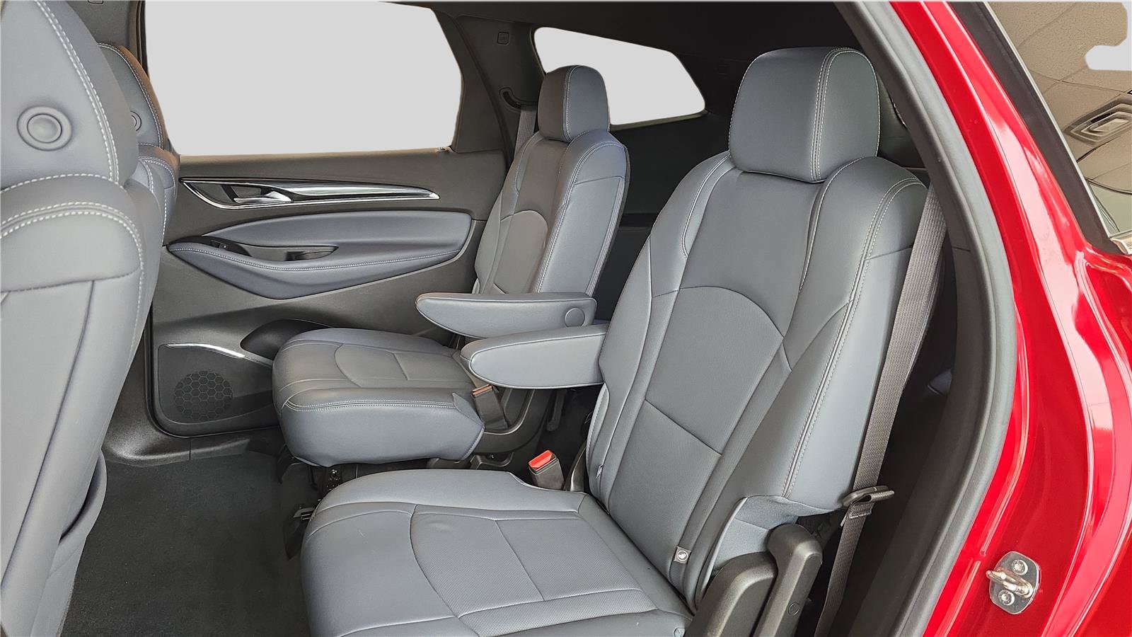 Used 2024 Buick Enclave Essence w/ Experience Buick Package AWD/4WD image 18
