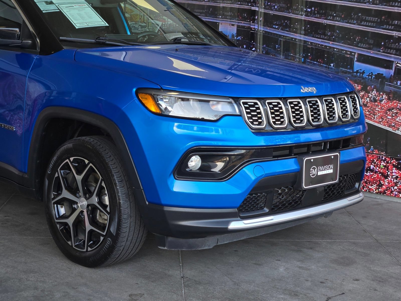 Used 2024 Jeep Compass Limited AWD/4WD image 2