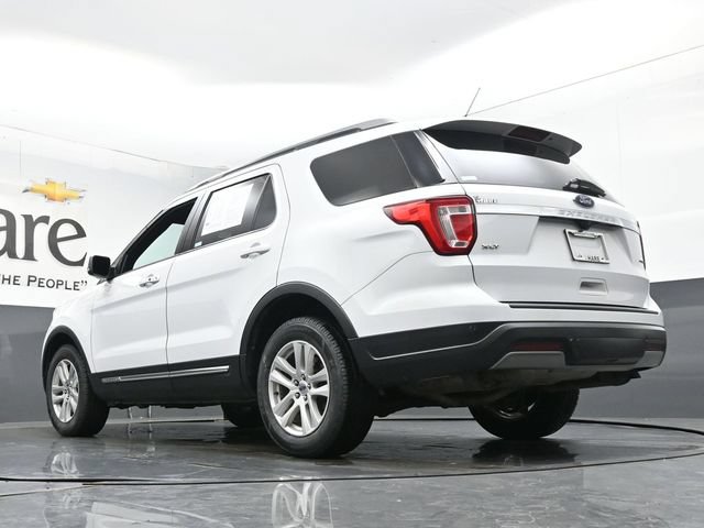 Used 2019 Ford Explorer XLT w/ Equipment Group 202A AWD/4WD image 5