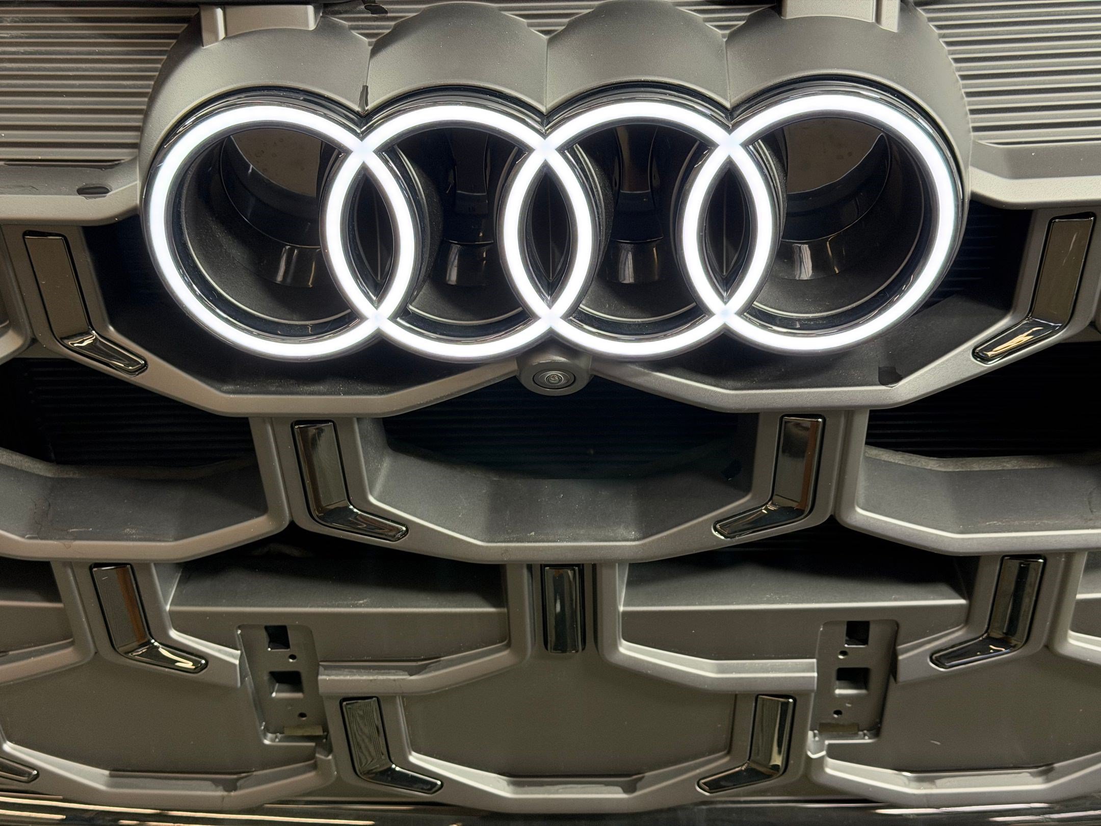 New 2026 Audi SQ7 Premium Plus AWD/4WD image 21