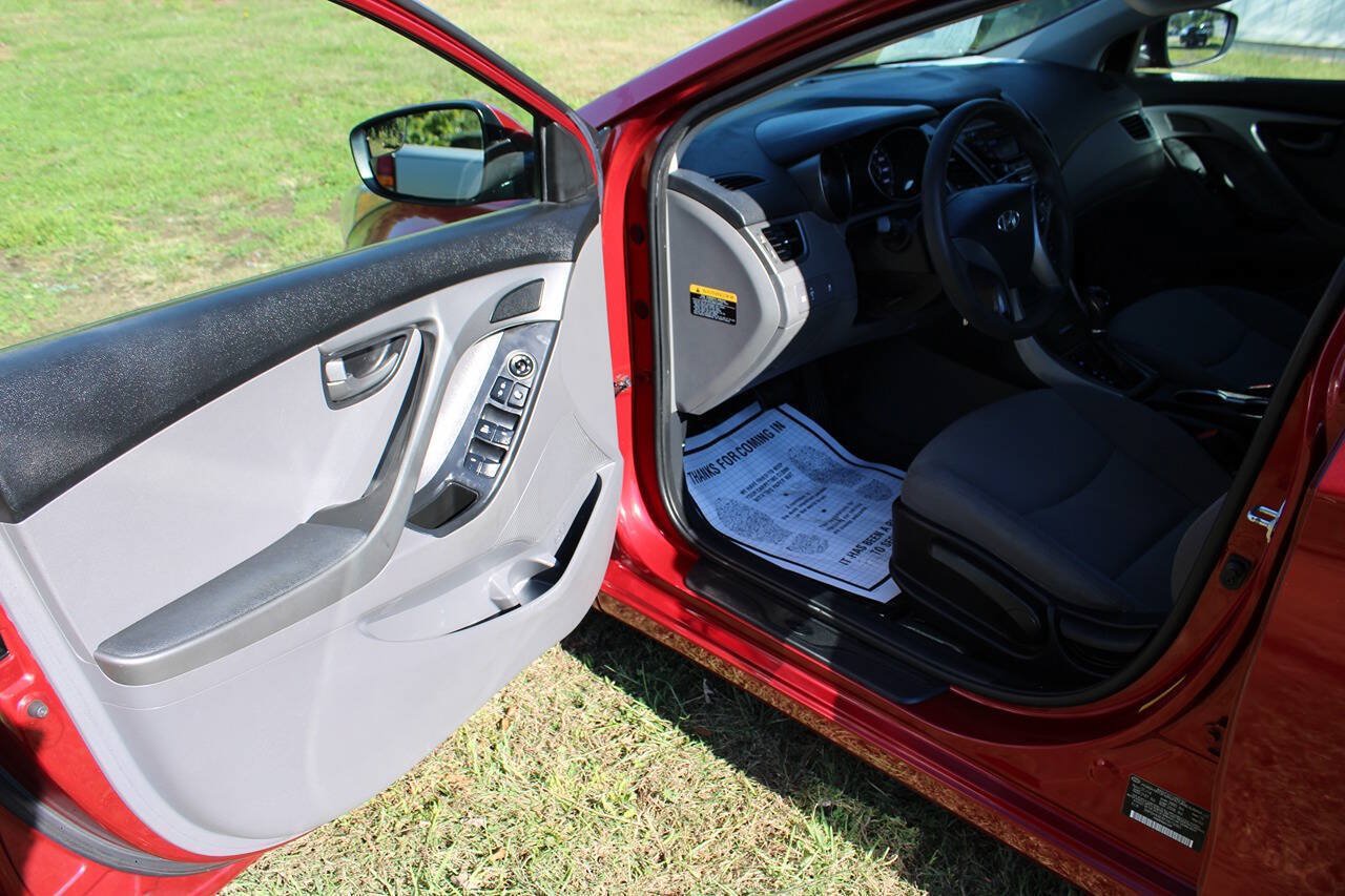 Used 2015 Hyundai Elantra SE FWD image 13