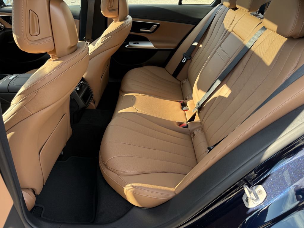 New 2026 Mercedes-Benz E 350 4MATIC Sedan image 11