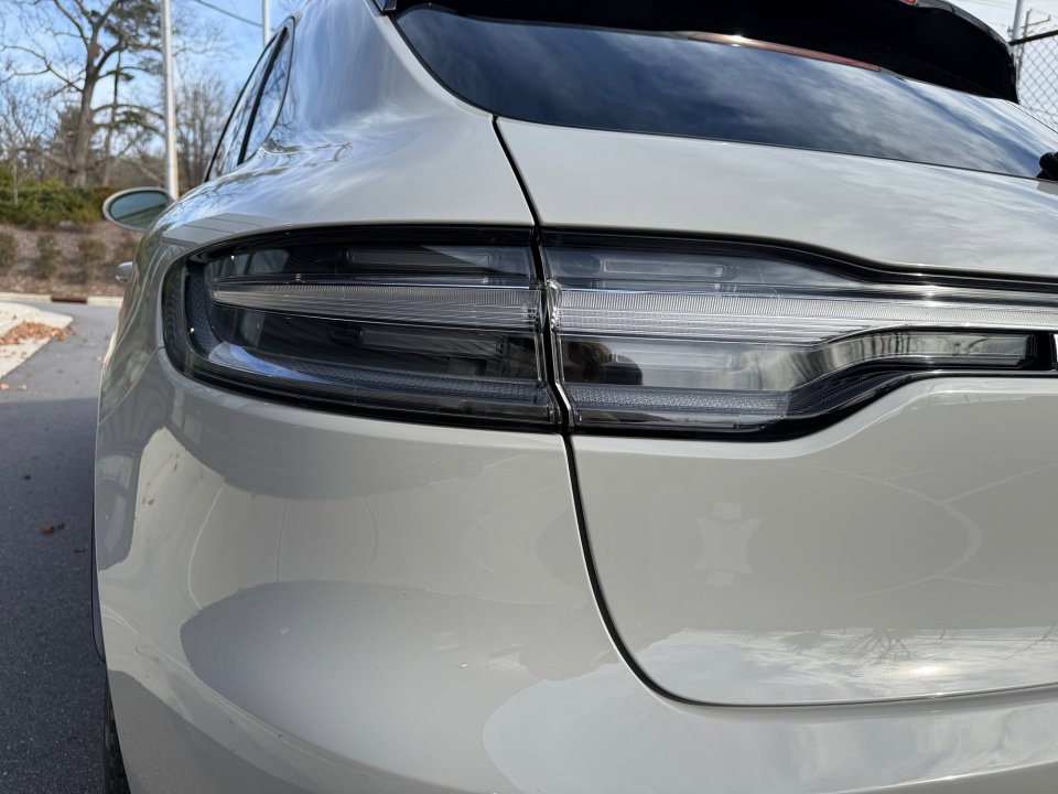 Certified 2025 Porsche Macan image 14