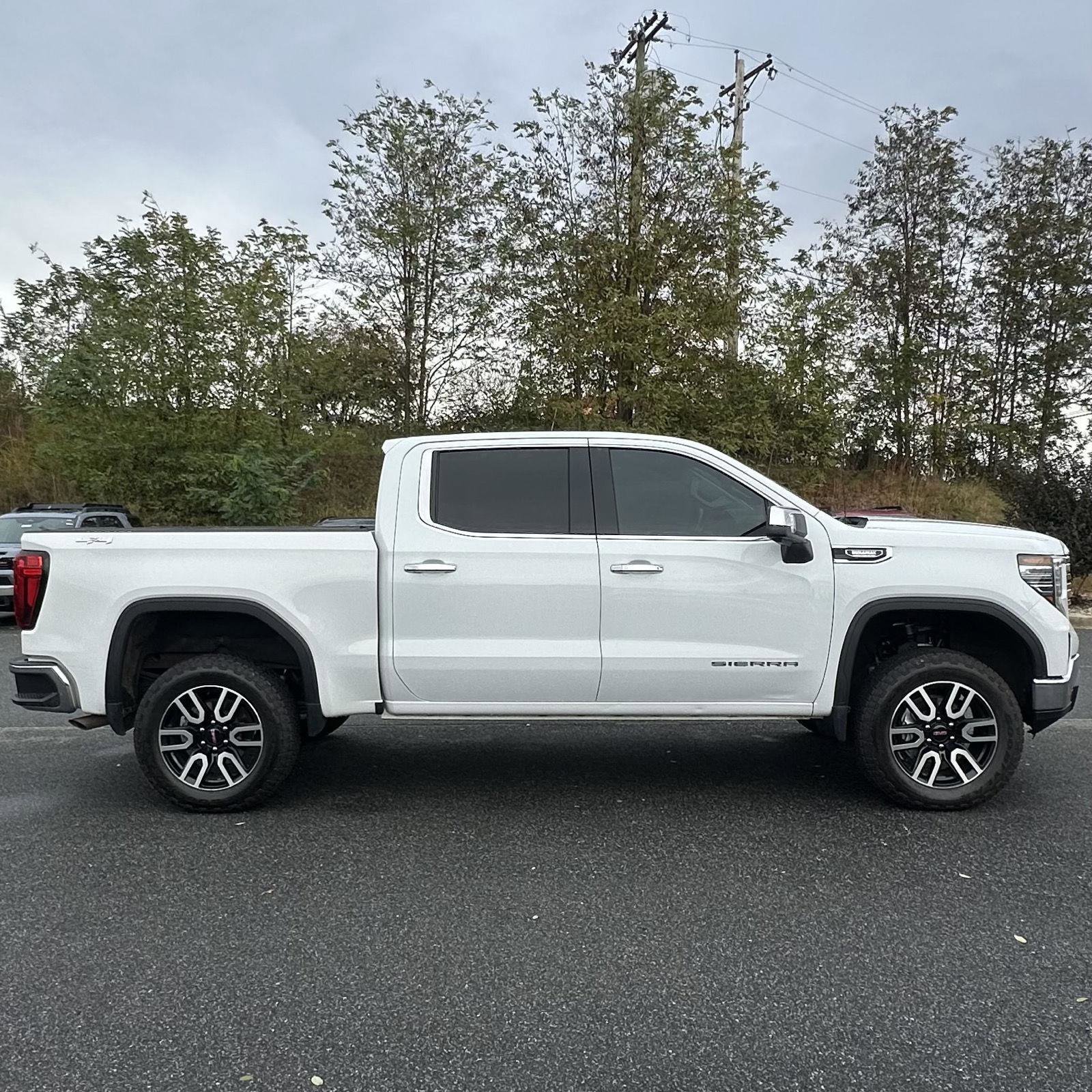 Used 2023 GMC Sierra 1500 SLT w/ SLT Convenience Package image 6