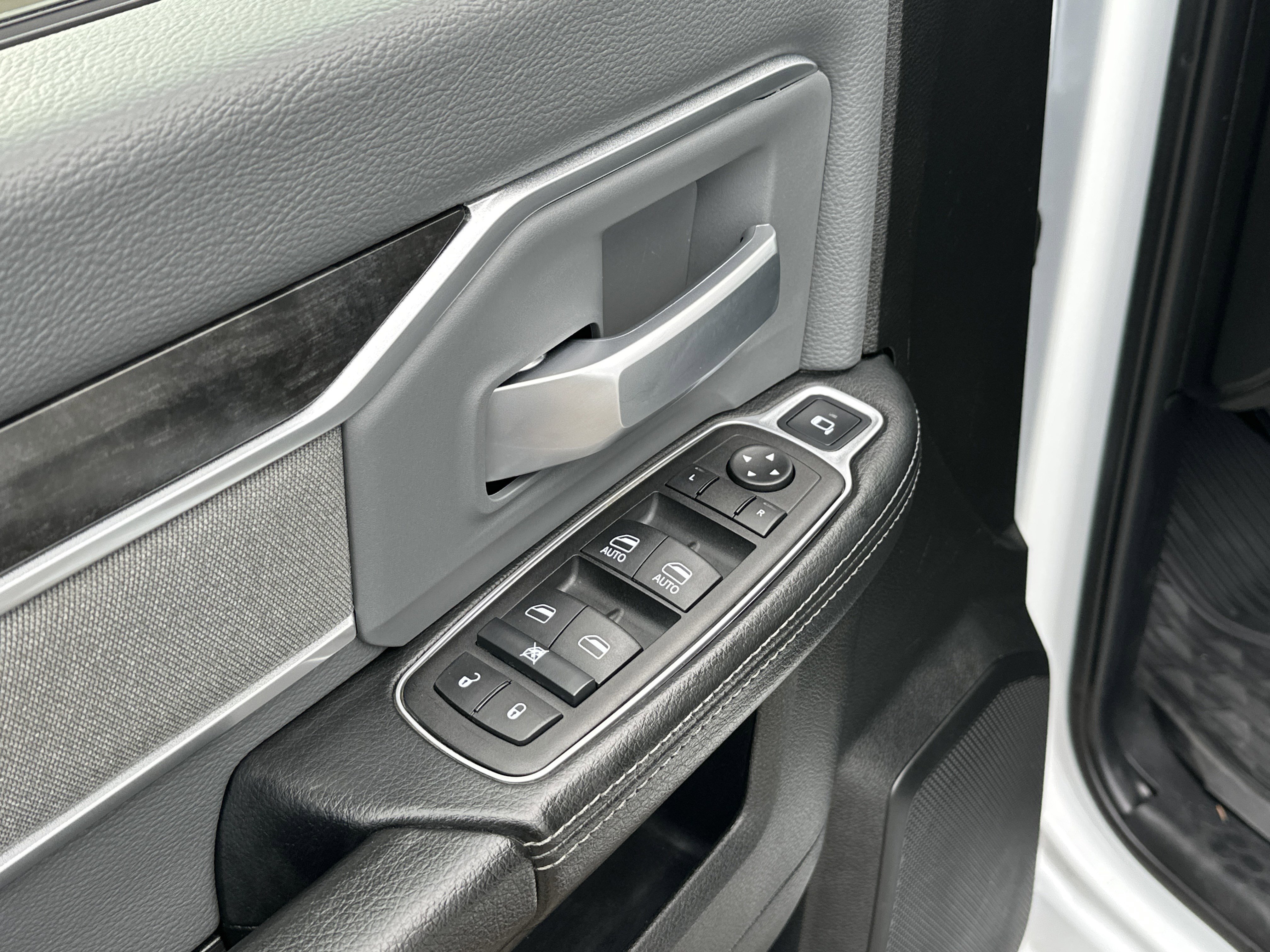 Used 2023 RAM 2500 Big Horn w/ Cold Weather Group image 15