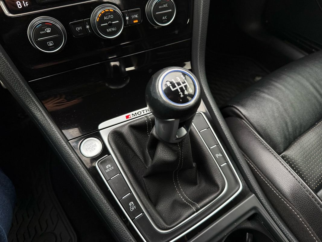 Used 2019 Volkswagen Golf R 4-Door image 34