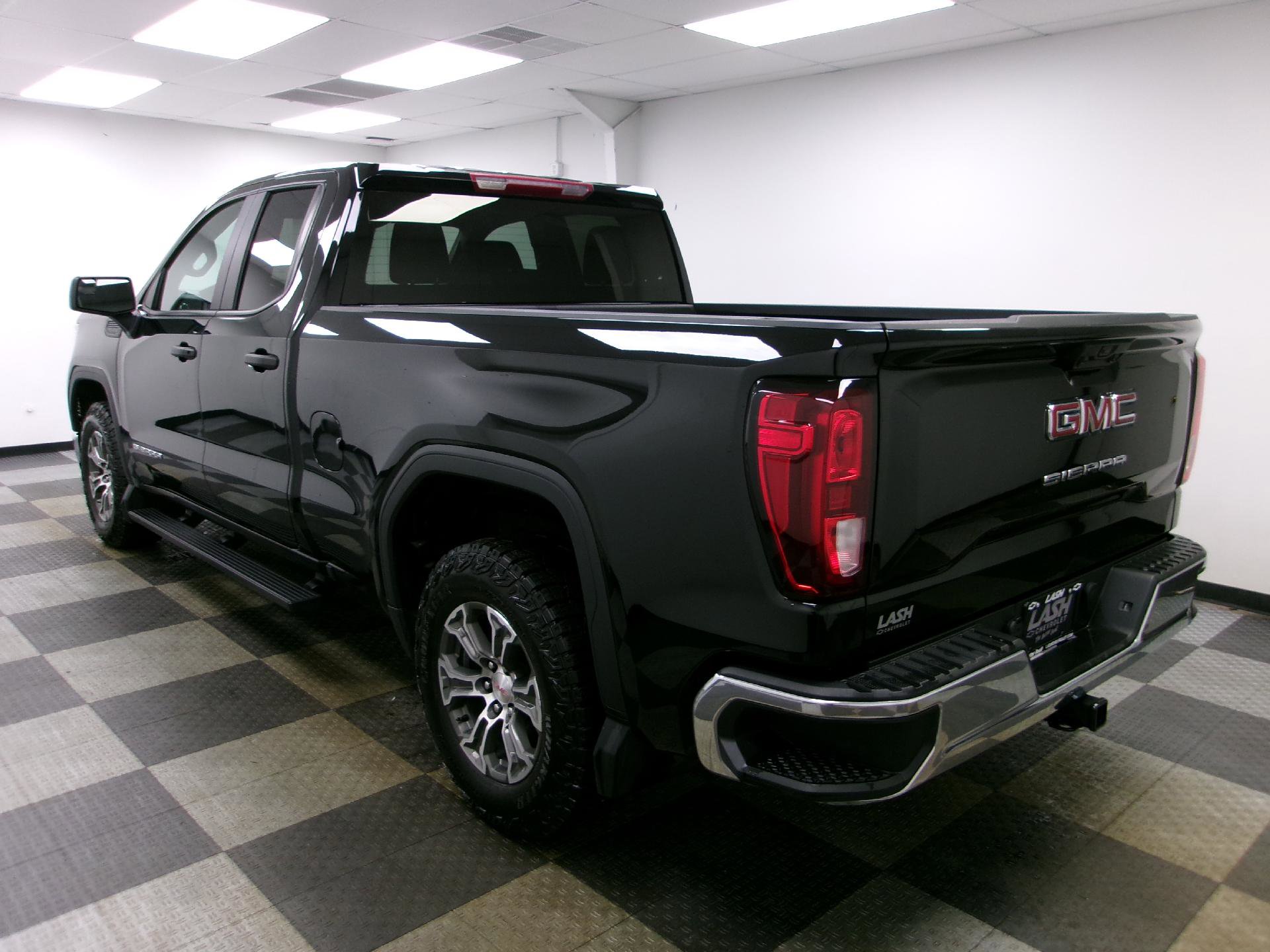 Certified 2024 GMC Sierra 1500 Pro w/ Pro Value Package image 2