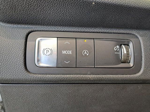 Used 2025 Chevrolet Traverse LT image 14
